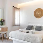Adama's Naxos מלון דירות 4*