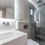 Adama's Naxos 公寓式酒店 4*