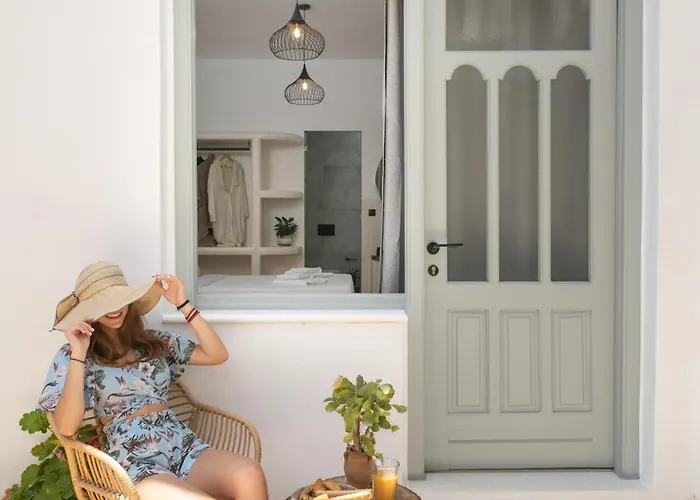 Adama's Naxos 公寓式酒店 3*