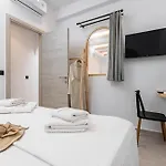 Adama's Naxos 4*