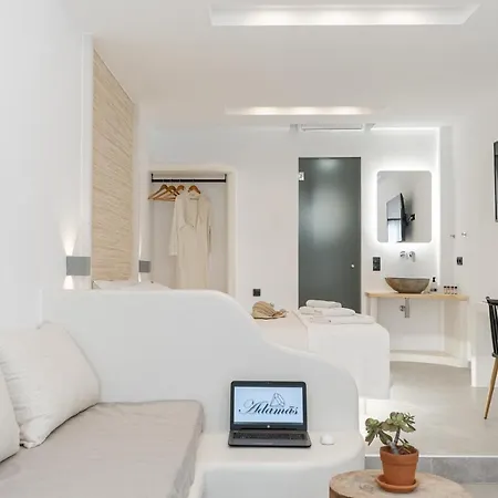 Adama's Aparthotel Naxos City