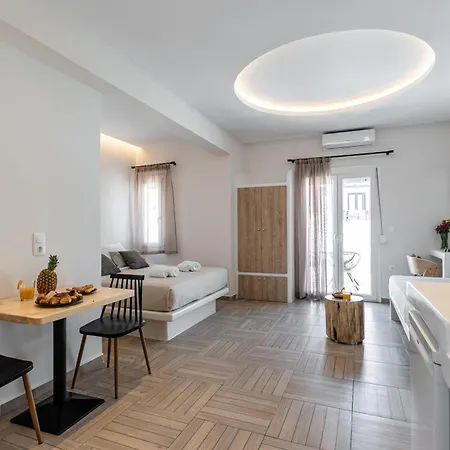 Adama's Naxos Aparthotel