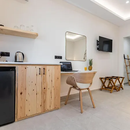 Adama's Naxos 3* Naxos City