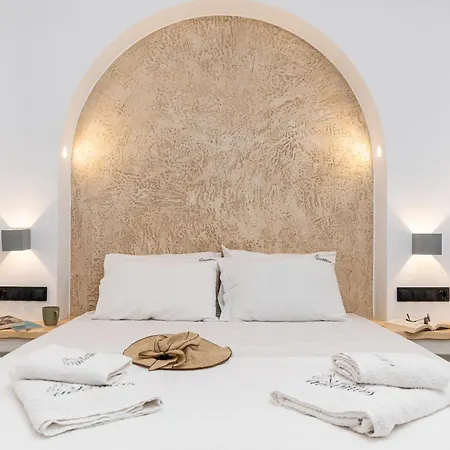 Adama's Naxos Апарт-отель