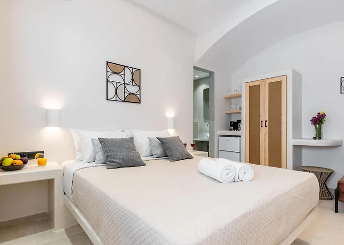 Adama's Naxos Апарт-отель